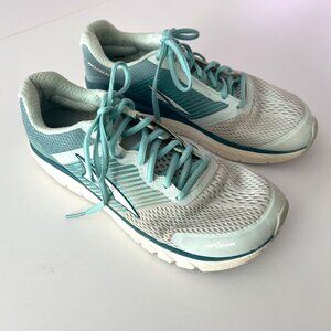 Altra Provision 4 women's Size 9 running shoes in Ice Blue